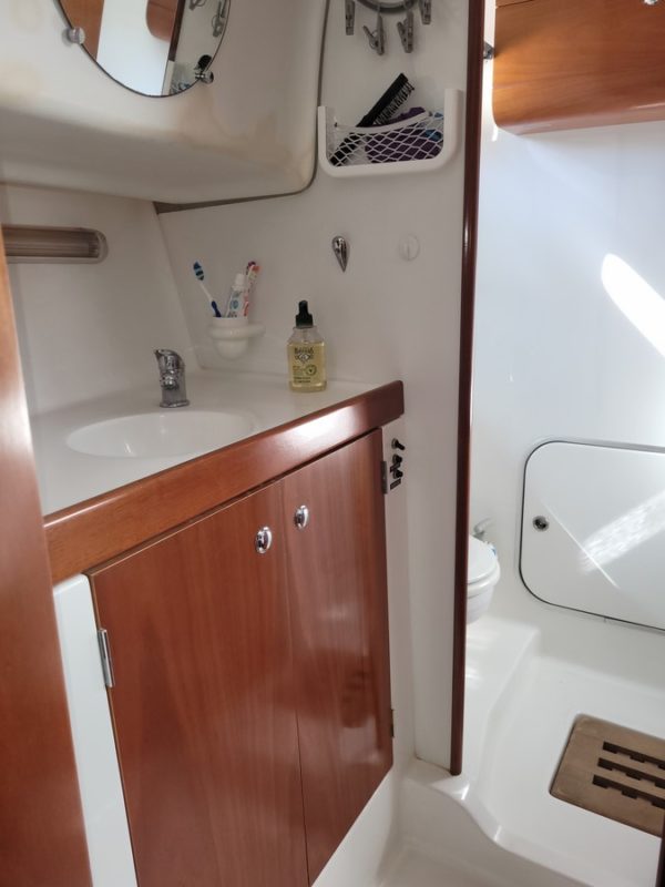 BENETEAU ANTARES 1080 – Image 11