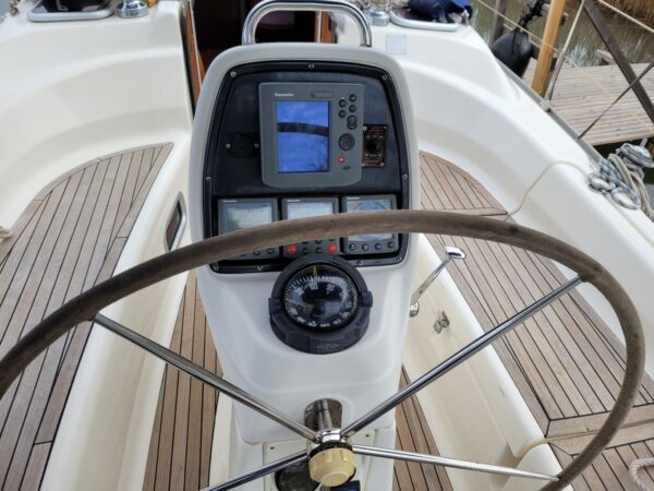 BAVARIA 31 CRUISER – Image 2