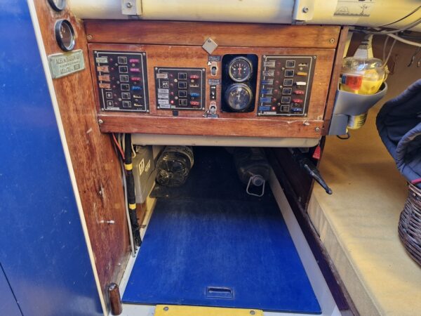 ALBIN MARINE 79 – Image 8