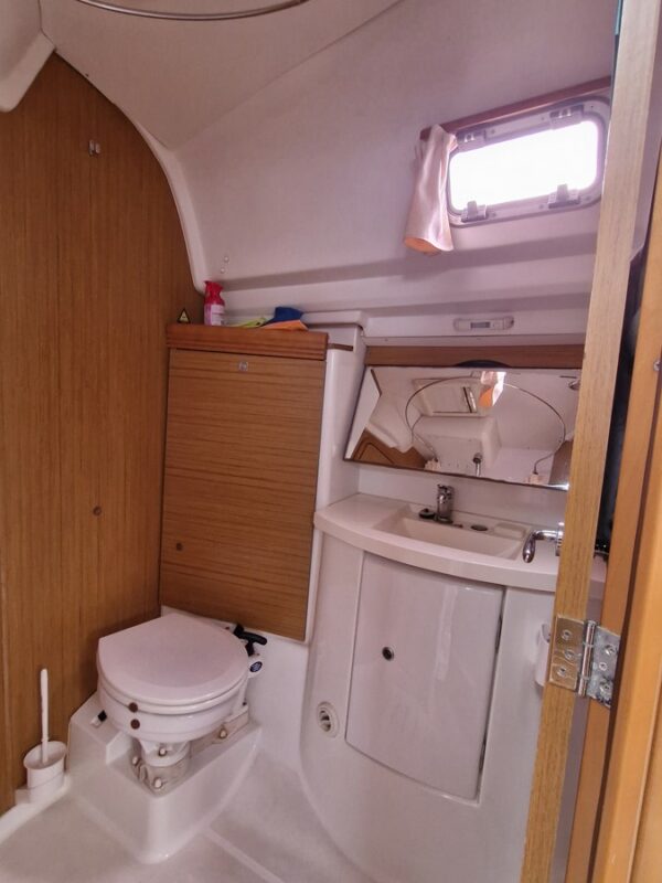 JEANNEAU SUN ODYSSEY 42 DS PERFORMANCE – Image 10