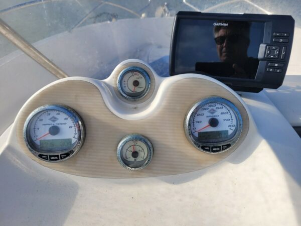 QUICKSILVER 635 COMMANDER – Image 6