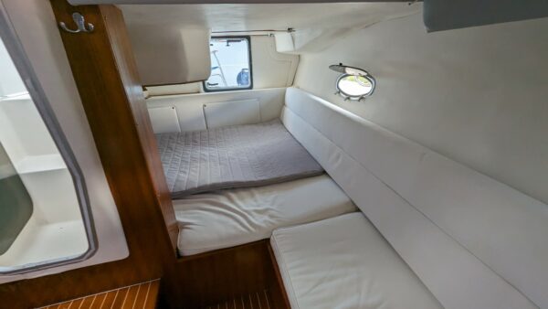 BAYLINER 3250 AVENTI SUNBRIDGE – Image 8