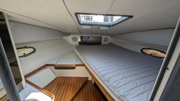 BAYLINER 3250 AVENTI SUNBRIDGE – Image 9
