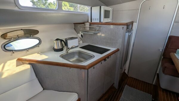 BAYLINER 3250 AVENTI SUNBRIDGE – Image 6