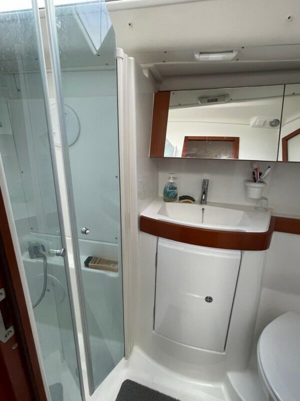 BENETEAU OCEANIS 40 – Image 8