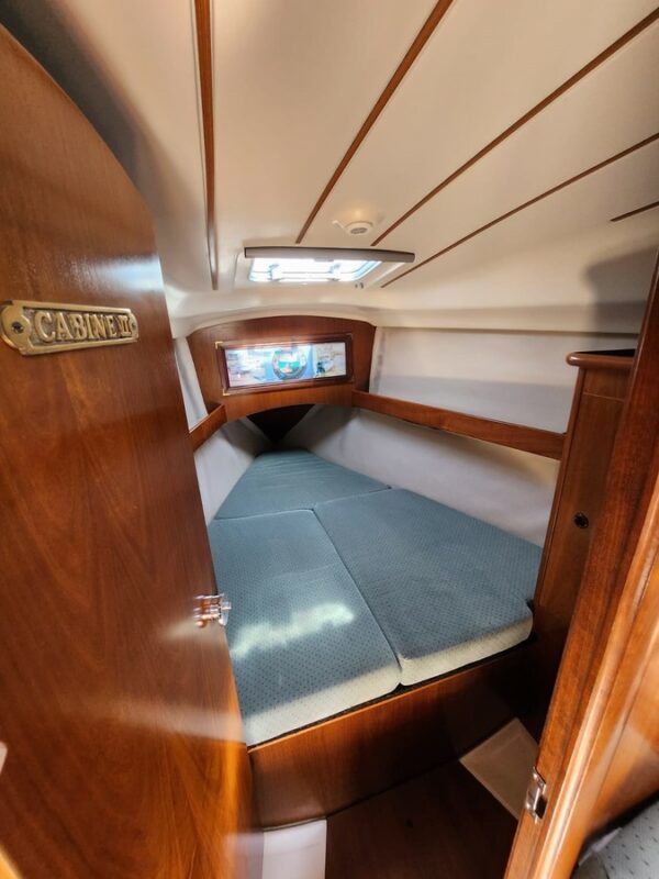 BENETEAU OCEANIS 351 – Image 9