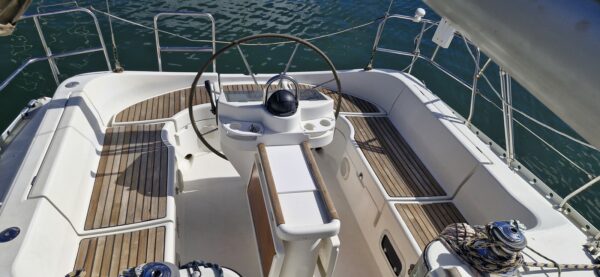 BENETEAU OCEANIS 351 – Image 2