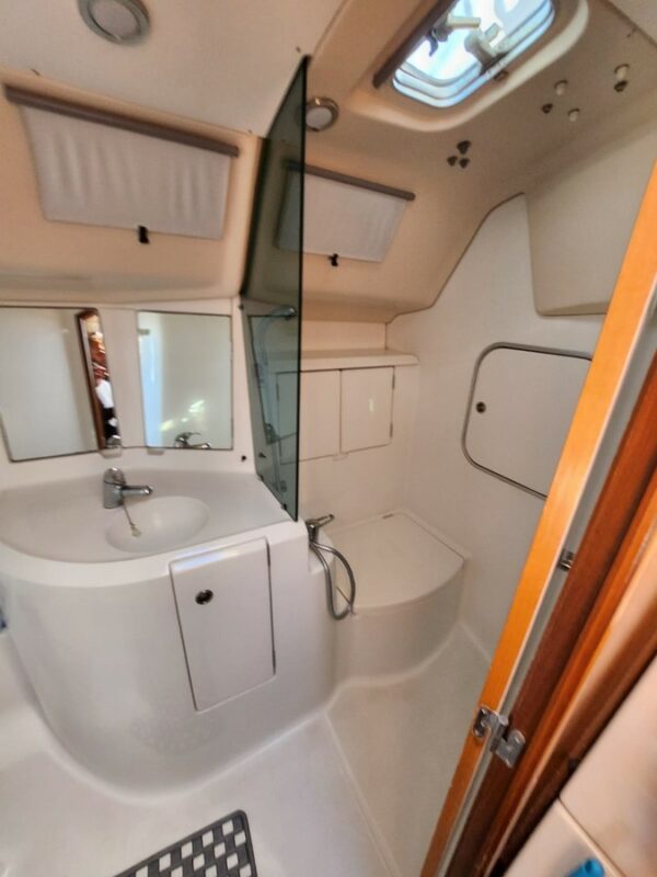 BENETEAU OCEANIS 351 – Image 10