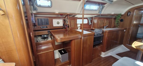 BENETEAU OCEANIS 351 – Image 7