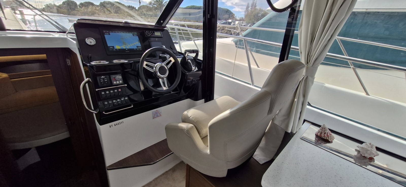 JEANNEAU MERRY FISHER 1095 – Image 4