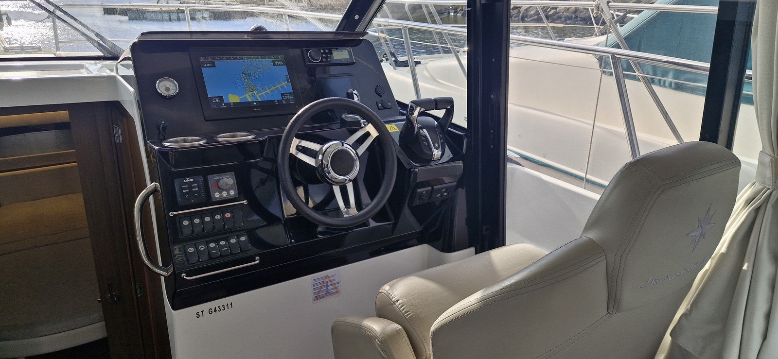 JEANNEAU MERRY FISHER 1095 – Image 3