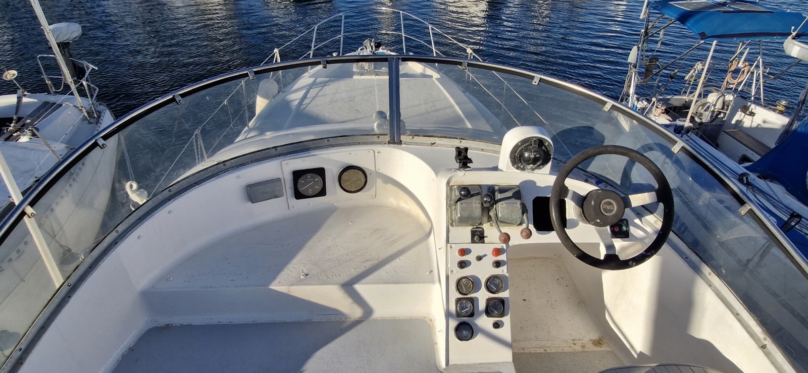 POWLES 36 FLY – Image 10