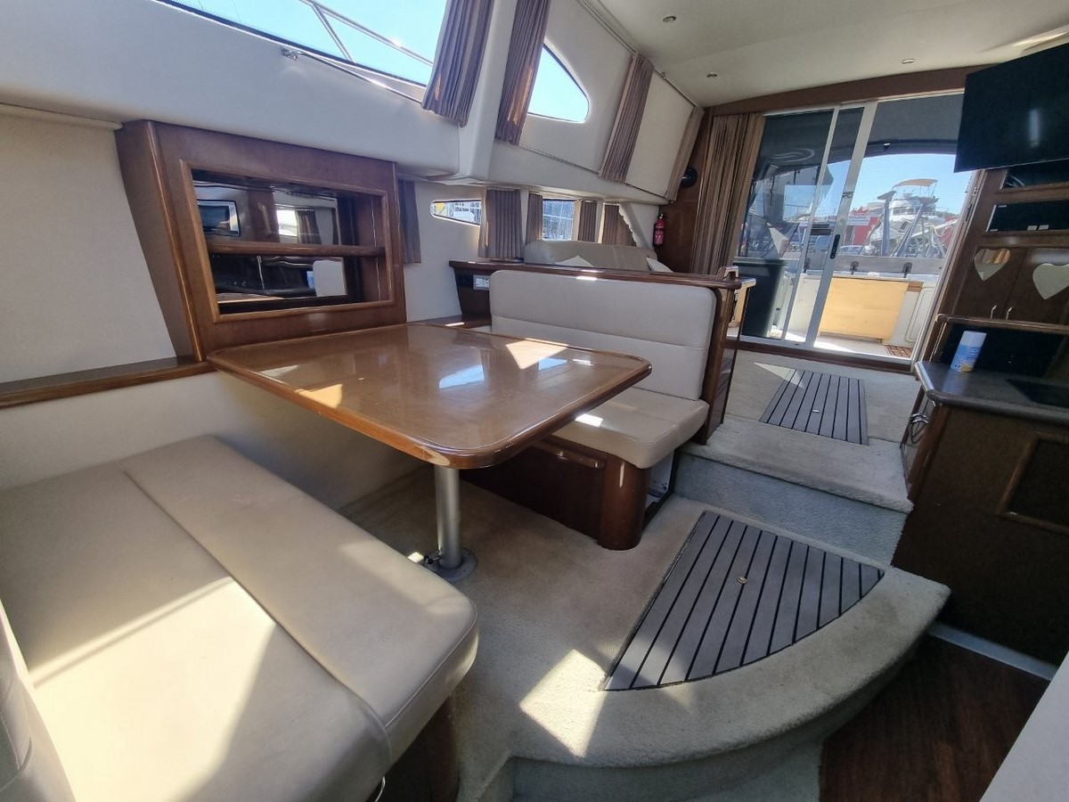 CARVER 380 SEDAN SPORT – Image 12