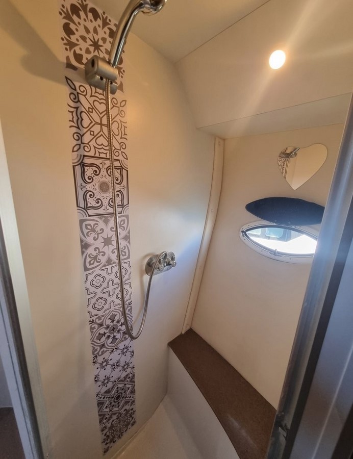 CARVER 380 SEDAN SPORT – Image 14