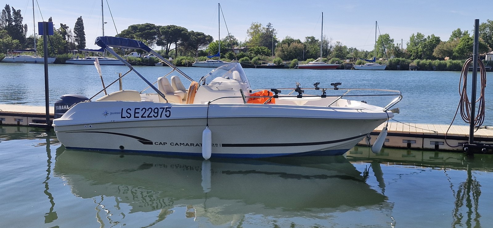 JEANNEAU CAP CAMARAT 635