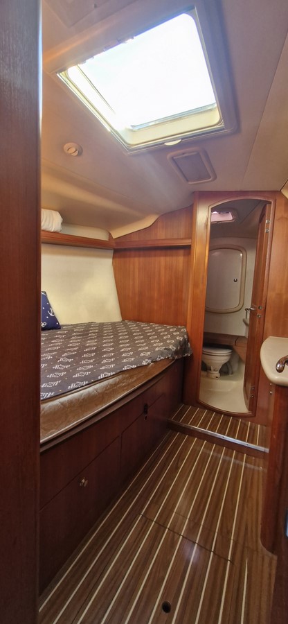 HUNTER 41 DECK SALON – Image 14