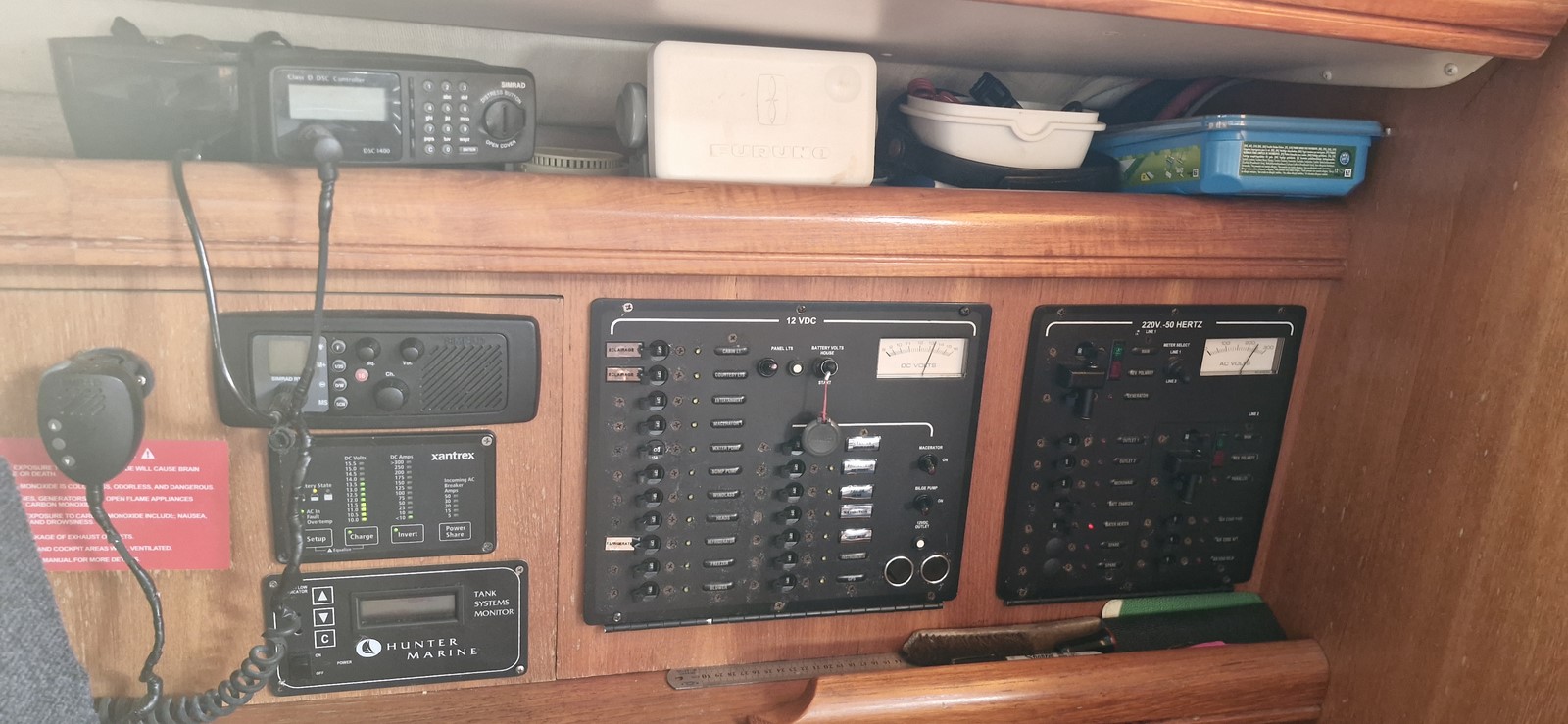 HUNTER 41 DECK SALON – Image 10