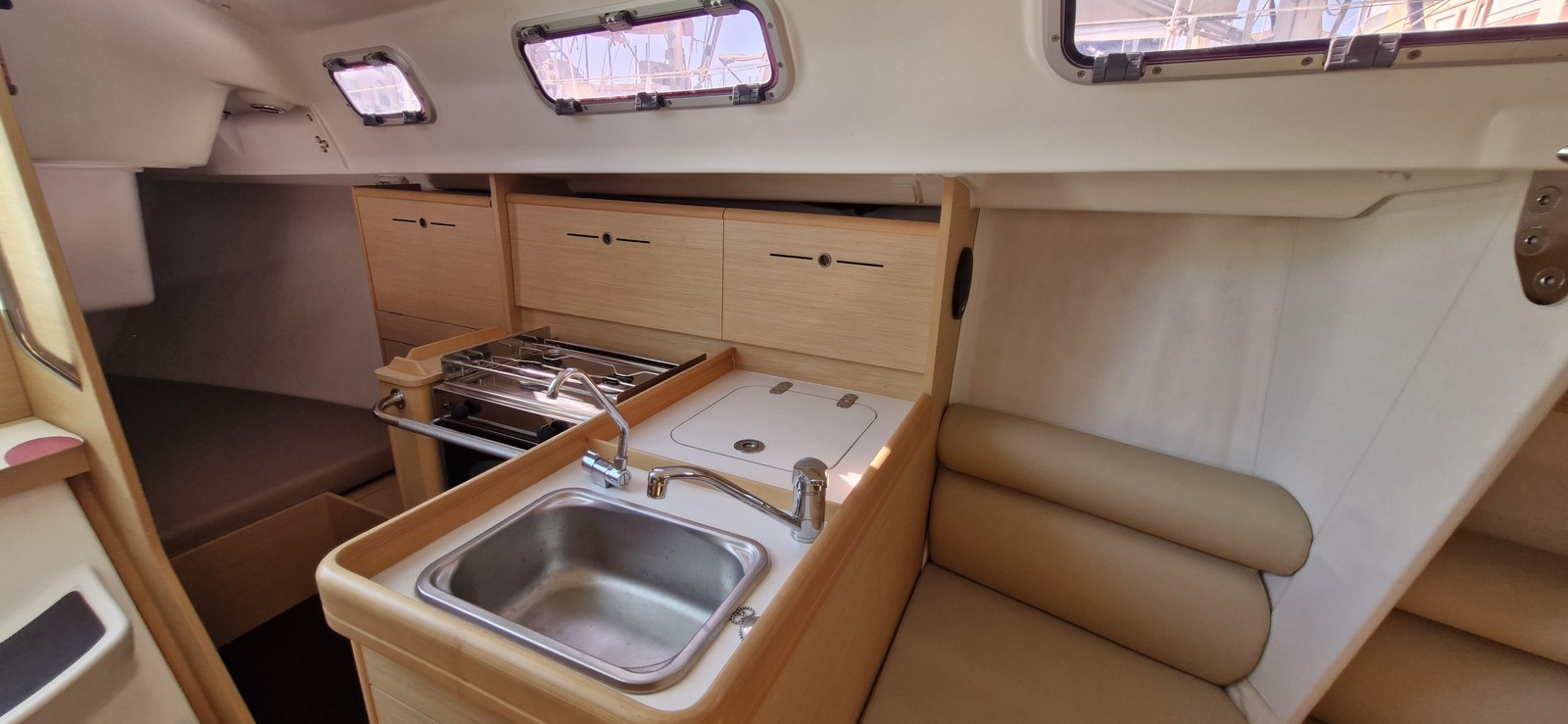 BENETEAU FIRST 34.7 – Image 6