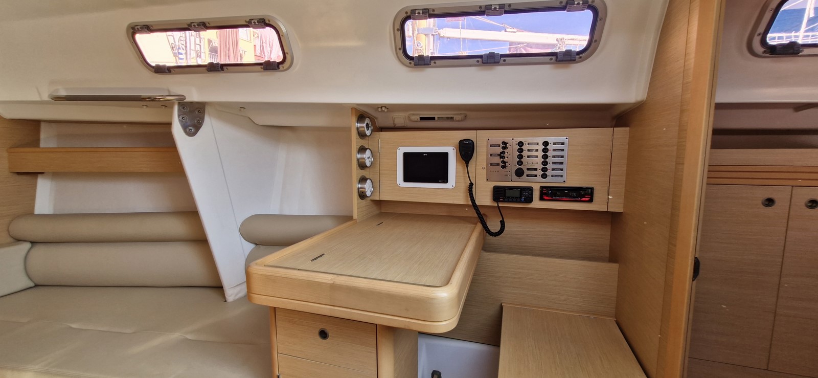 BENETEAU FIRST 34.7 – Image 5