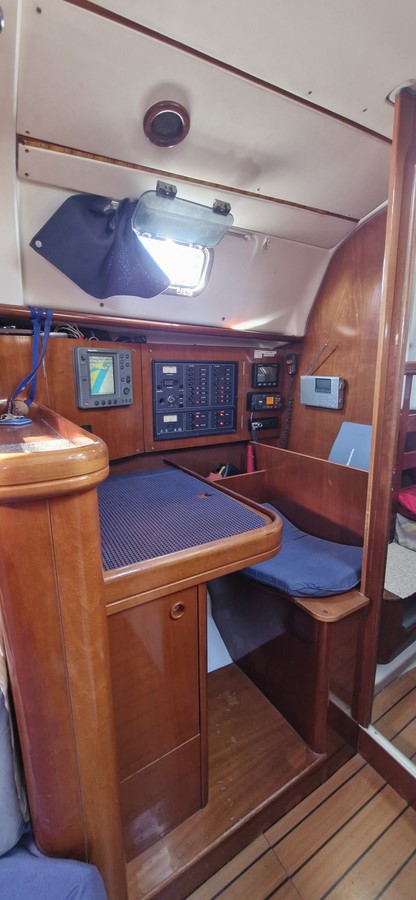 BENETEAU OCEANIS 411 CELEBRATION – Image 8